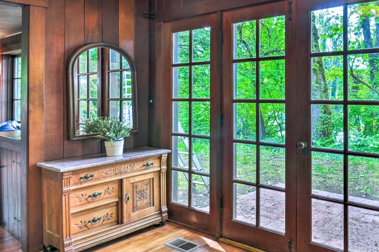 Peaceful And Elegant Cottage With Riverside View オレゴンシティ エクステリア 写真