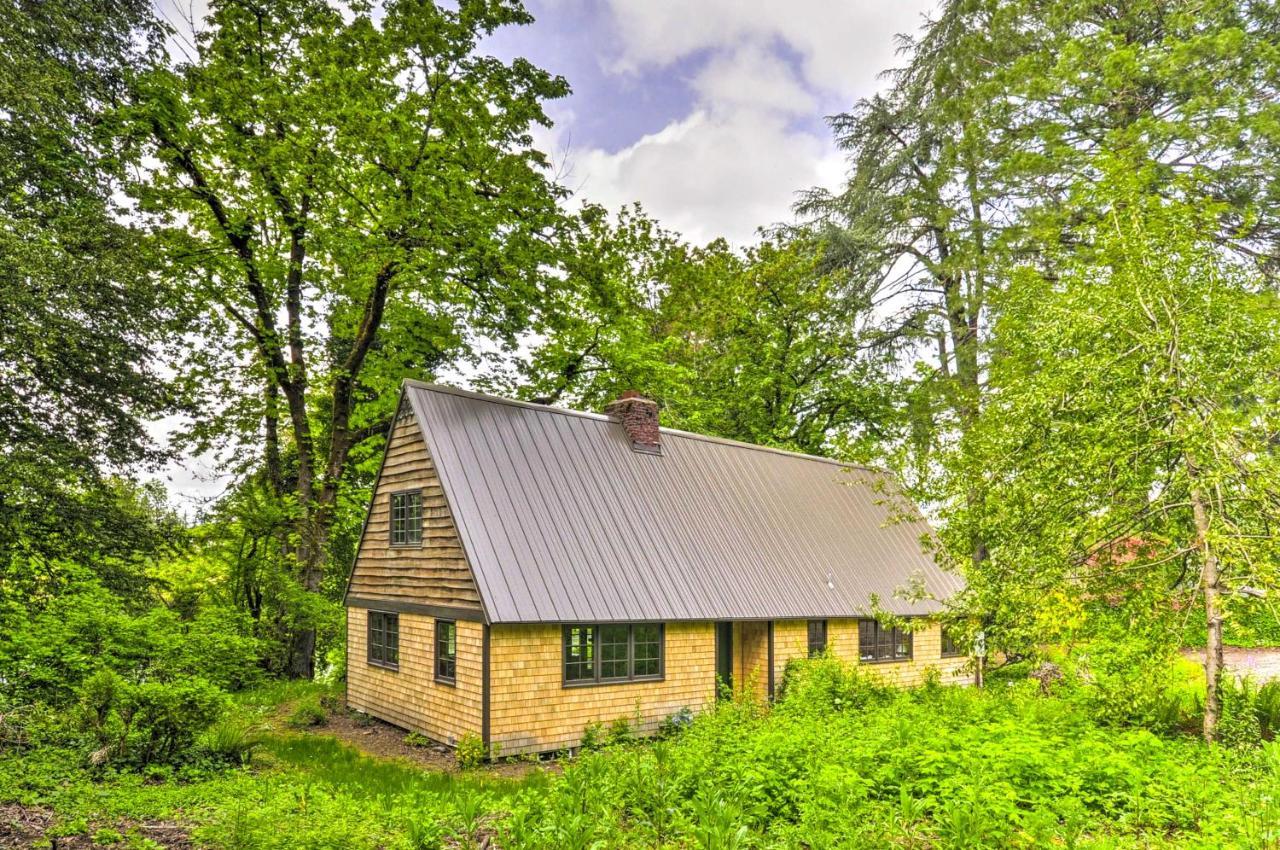 Peaceful And Elegant Cottage With Riverside View オレゴンシティ エクステリア 写真